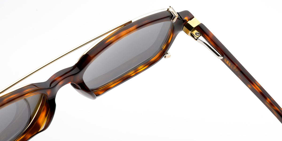 Radiant Attraction Eyewear